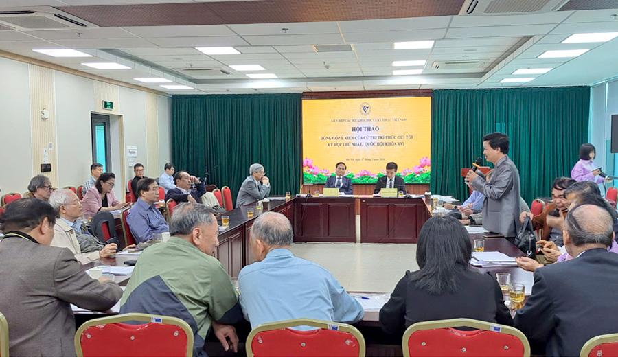 Đ&oacute;ng[-]g&oacute;p[-]&yacute;[-]kiến[-]của[-]cử[-]tri[-]tr&iacute;[-]thức[-]tới[-]Kỳ[-]họp[-]thứ[-]nhất[-]Quốc[-]hội[-]kh&oacute;a[-]XVI